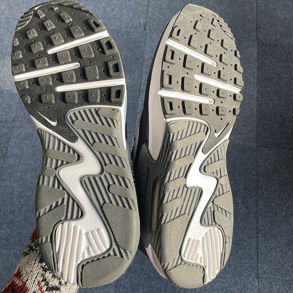 Nike AIRMAX women shoes (size 10)